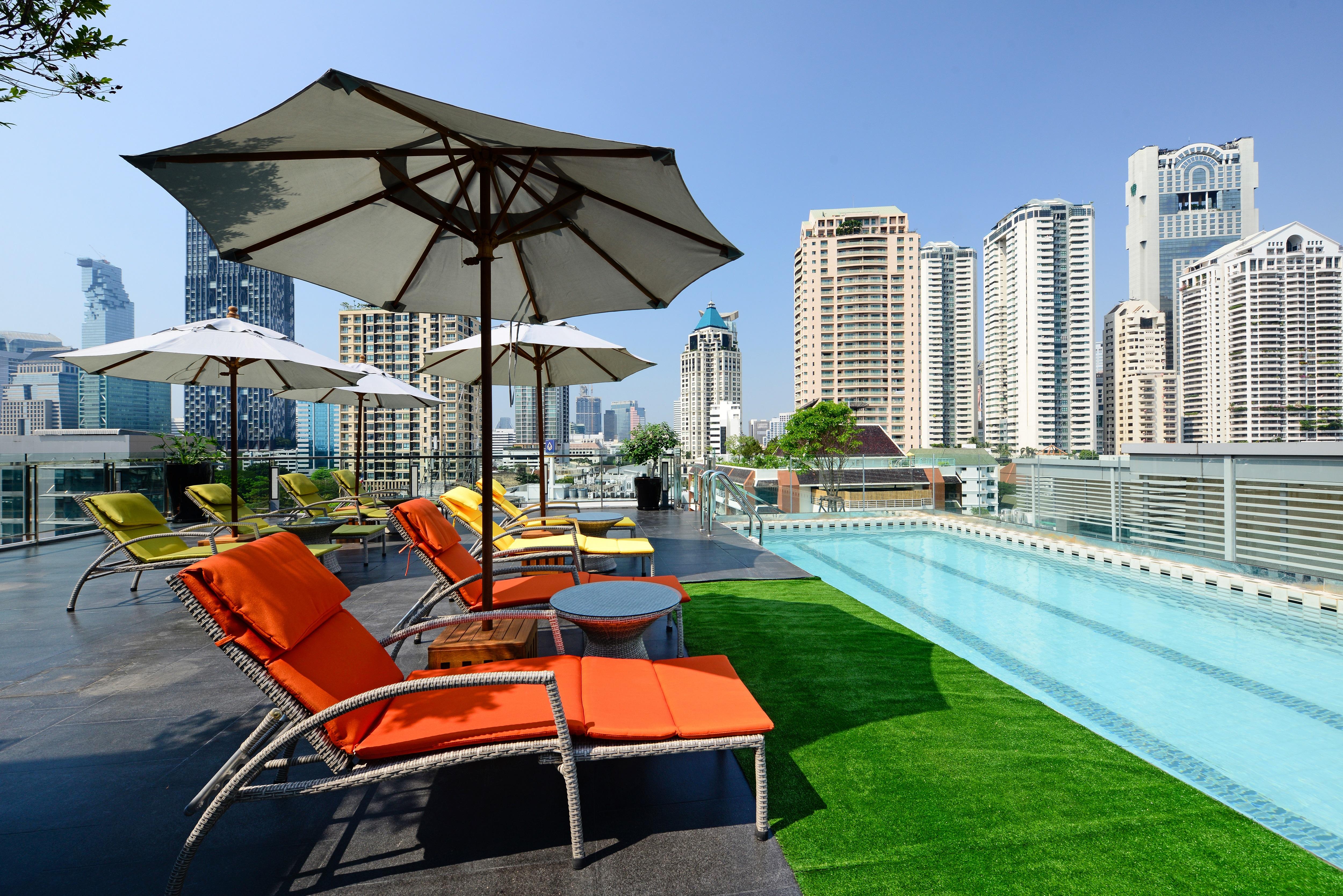 Hotel Le D'Tel Bangkok Extérieur photo Rooftop pool at the hotel