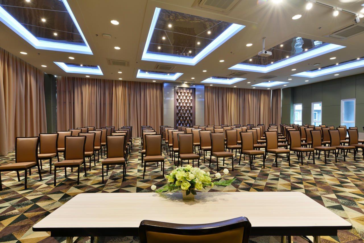 Hotel Le D'Tel Bangkok Extérieur photo The ballroom at the hotel