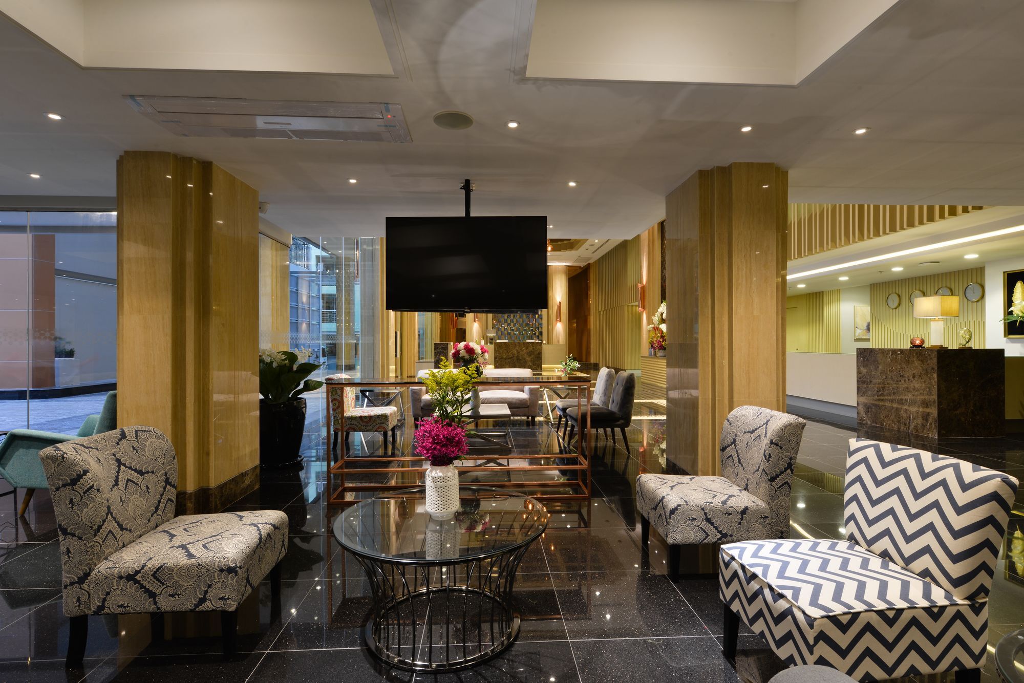 Hotel Le D'Tel Bangkok Extérieur photo The lounge at the airport