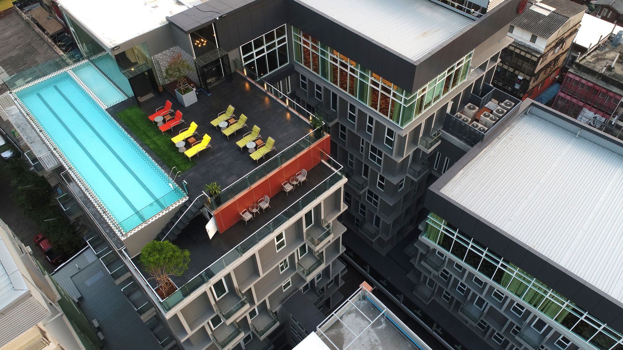 Hotel Le D'Tel Bangkok Extérieur photo The rooftop of the building